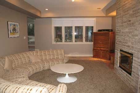 988 Tennyson Ave, Mississauga, L5H2Z1 | Image 3