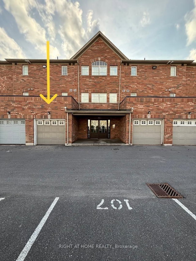 11 - 149 Isaac Devins Boulevard