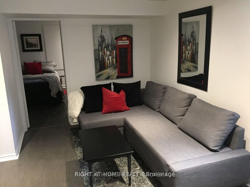 164 Trafalgar Rd, Oakville, L6J 3G6 | Image 3