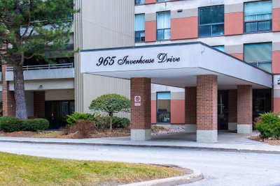 Condo sold at 1111-965 Inverhouse Drive, Mississauga, Ontario, L5J 4B4 - Clarkson - MLS: W12693806