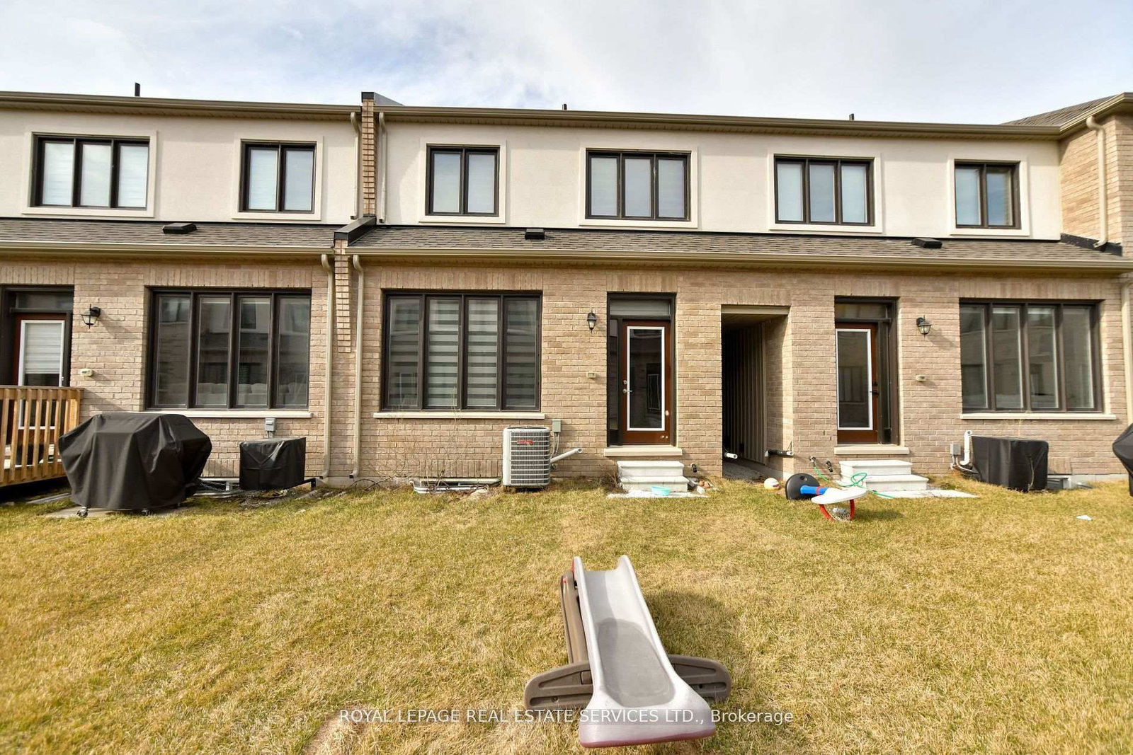 Townhouse leased at 323 Thimbleweed Court, Milton, Ontario, L9E 1T2 - Walker - MLS: W12694410