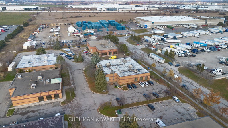 7585 Danbro Cres, Mississauga, L5N 6P9 | Image 3