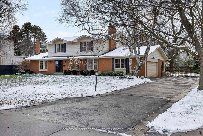 174 Claxton Dr, Oakville, L6J 4N9 | Image 2