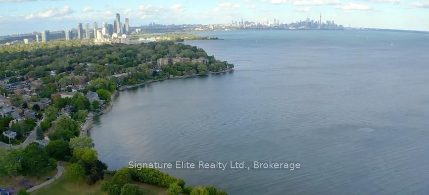 Semi-Detached House for lease at 203-112 Alder Crescent, Toronto, Ontario, M8V 2H8 - Long Branch - MLS: W12697316