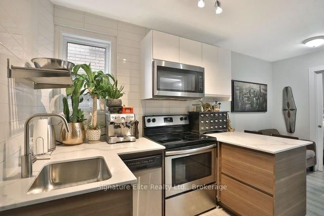 Semi-Detached House for lease at 203-112 Alder Crescent, Toronto, Ontario, M8V 2H8 - Long Branch - MLS: W12697316