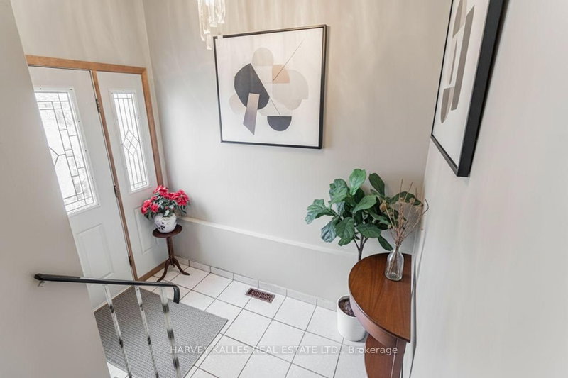 33 Tolton Dr S, Brampton, L6V 2P9 | Image 2