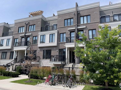 Townhouse leased at 28-70 Eastwood Park Gdns, Toronto, Ontario, M8W 0B2 - Long Branch - MLS: W12698128