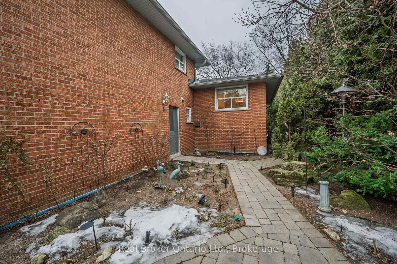 Listing Image 44