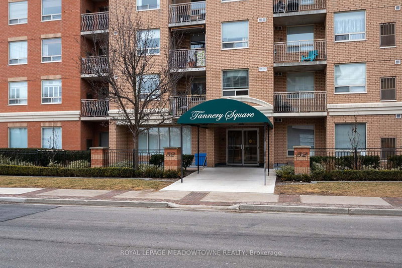 404 - 32 Tannery St, Mississauga, L5M 6T6 | Image 2