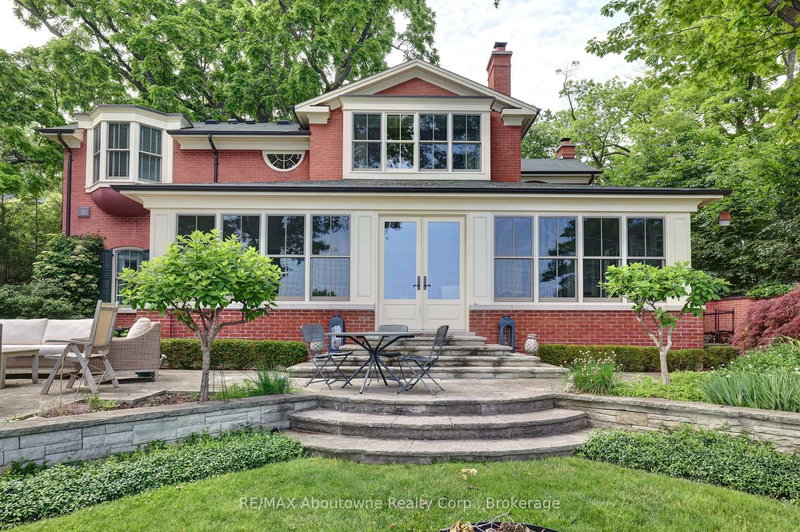 350 King St, Oakville, L6J 1C2 | Image 2