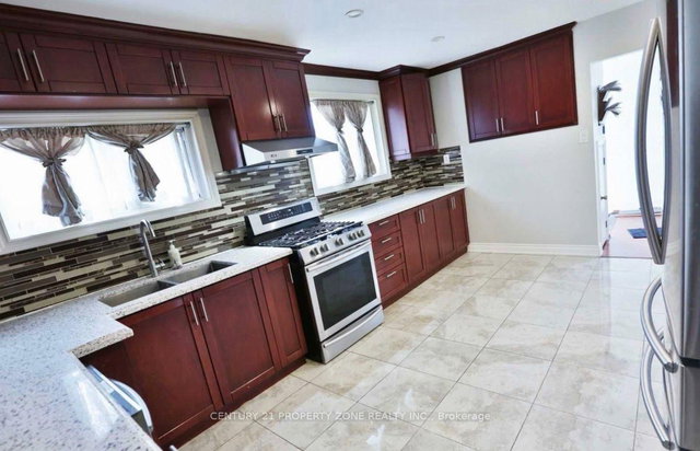 7294 Shallford Road E