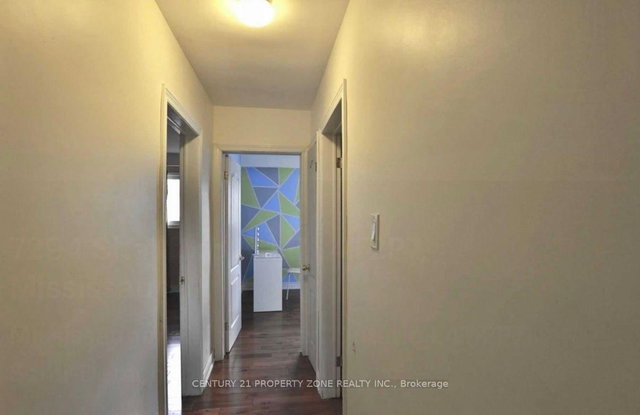 7294 Shallford Road E