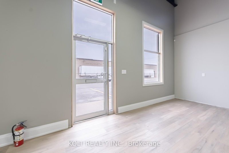 5-6 - 67 Westmore Dr, Toronto, M9V 3Y6 | Image 3