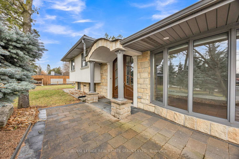 308 Third Line, Oakville, L6L 4A4 | Image 3