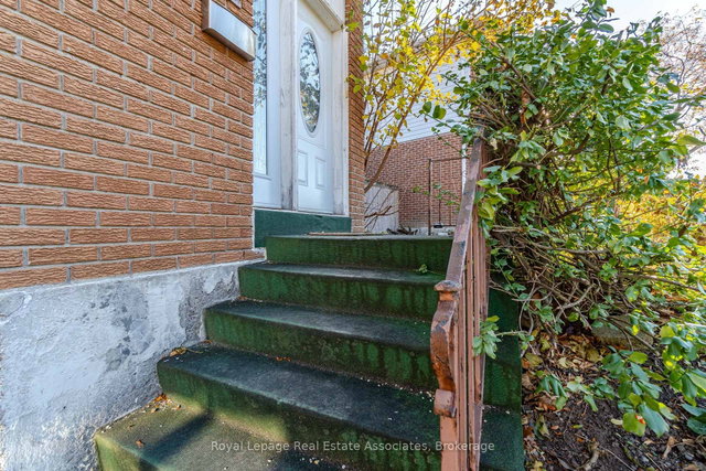 3301 Tallmast Crescent