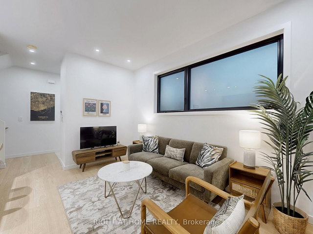 2 - 798 Dovercourt Road