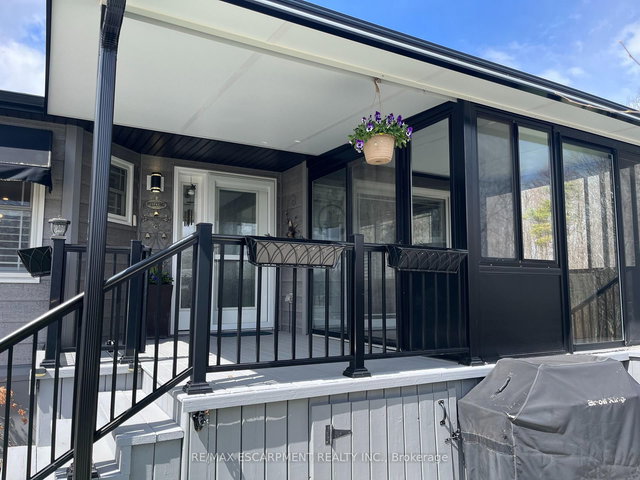 2 Cedar Street - 4449 Milburough Line