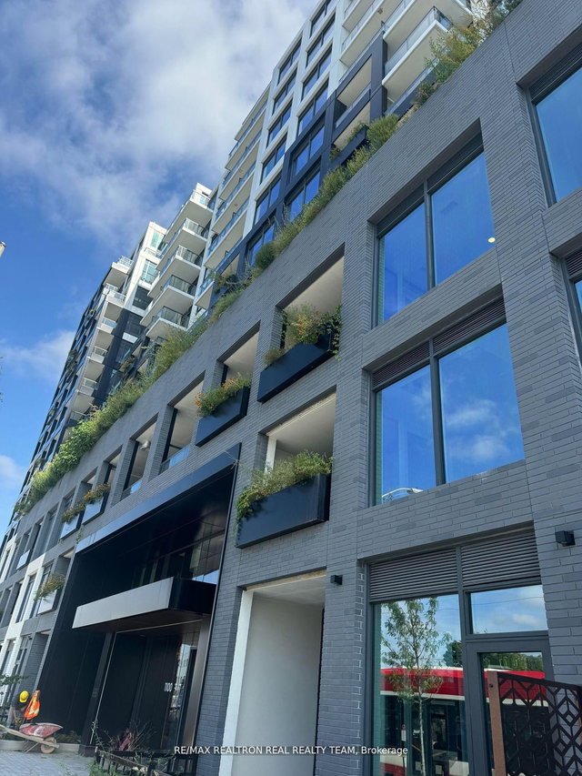 325 - 1100 Sheppard Avenue W