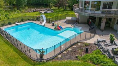 10457 Darkwood Road, Milton, Ontario image-0-3