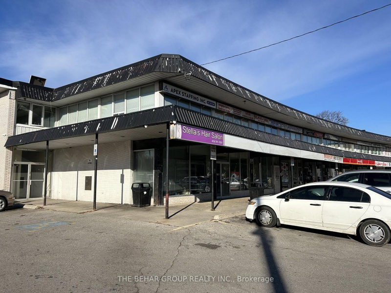 2428 Islington Ave photo 4