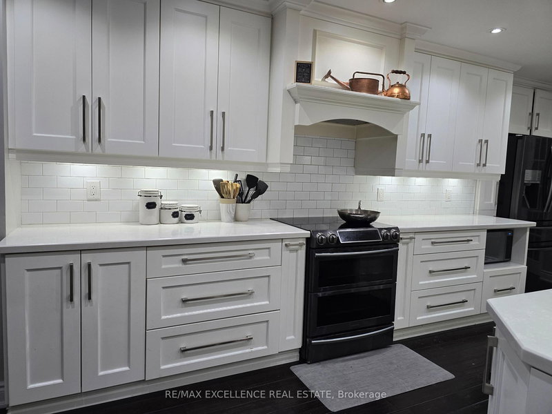 ( Upper Only ) - 50 Elizabeth St S, Brampton, L6Y 1R1 | Image 2