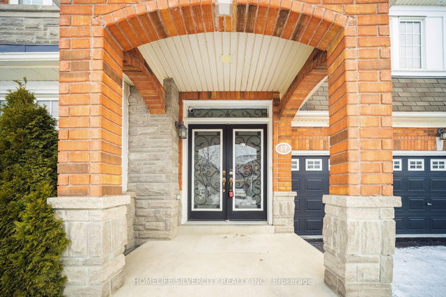 17 Sparhill Street N