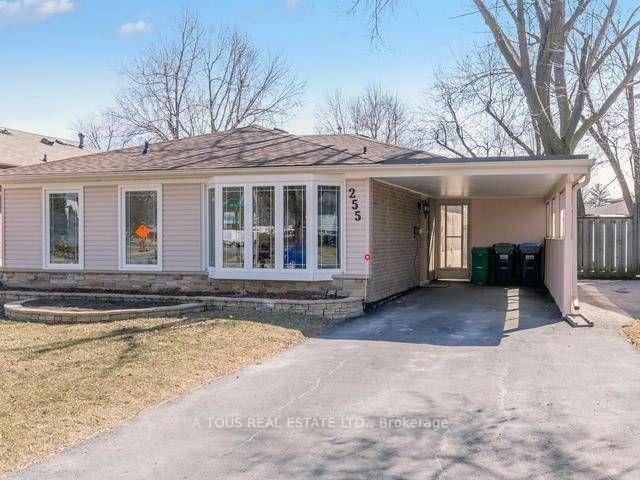 255 Bartley Bull Pkwy, Brampton, L6W 2K9 | Image 2