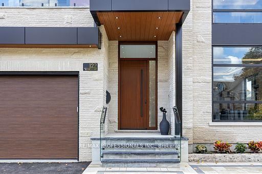 122 Ashbourne Dr, Toronto, M9B 4H8 | Image 3