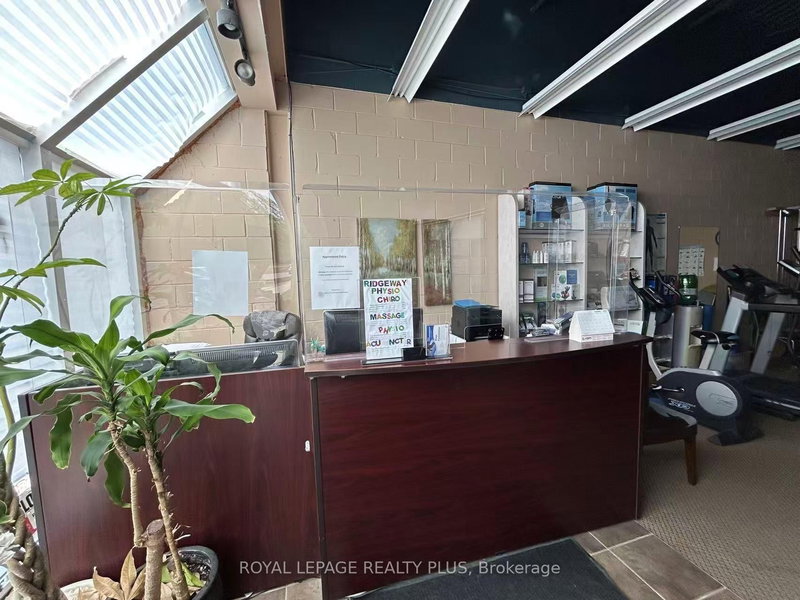 42 - 3065 Ridgeway Dr, Mississauga, L5L 5M6 | Image 3