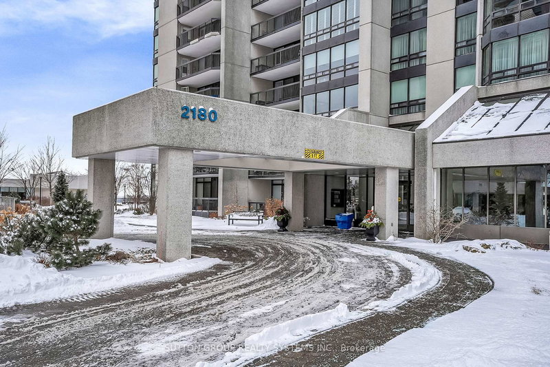 501 - 2180 Marine Dr, Oakville, L6L 5V2 | Image 2
