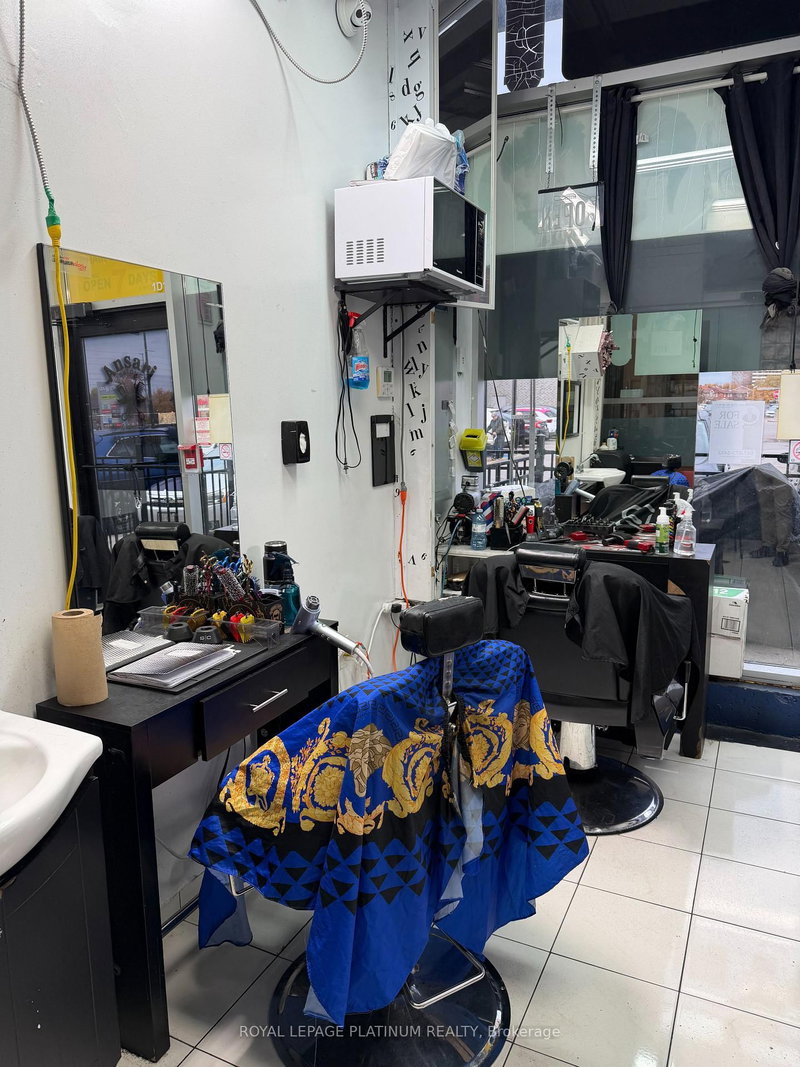 1D17 - 7215 Goreway Dr, Mississauga, L4T 0B5 | Image 2