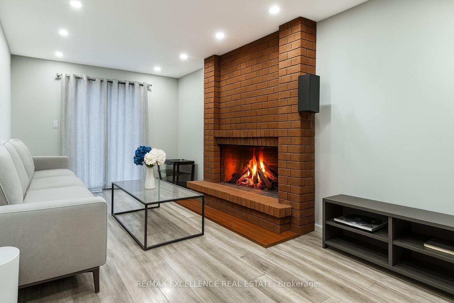 Detached House for sale at 280 Hansen Road, Brampton, Ontario, L6V 2Y1 - Madoc - MLS: W12706738