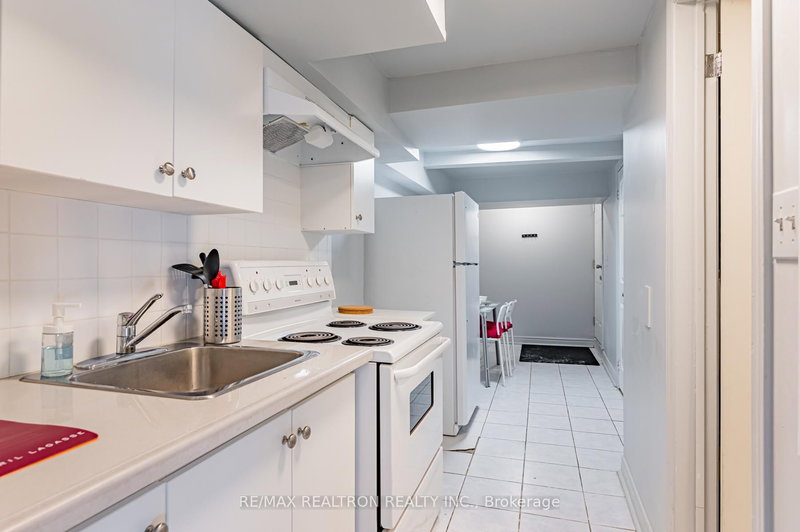 Lower - 47 Greendale Ave, Toronto, M6N 4P4 | Image 2