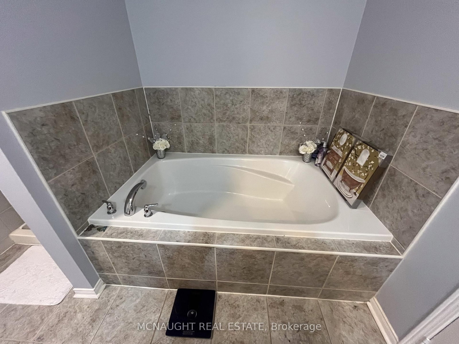 Detached House for sale at 117 Crown Victoria Drive, Brampton, Ontario, L7A 3X9 - Fletcher's Meadow - MLS: W12707042