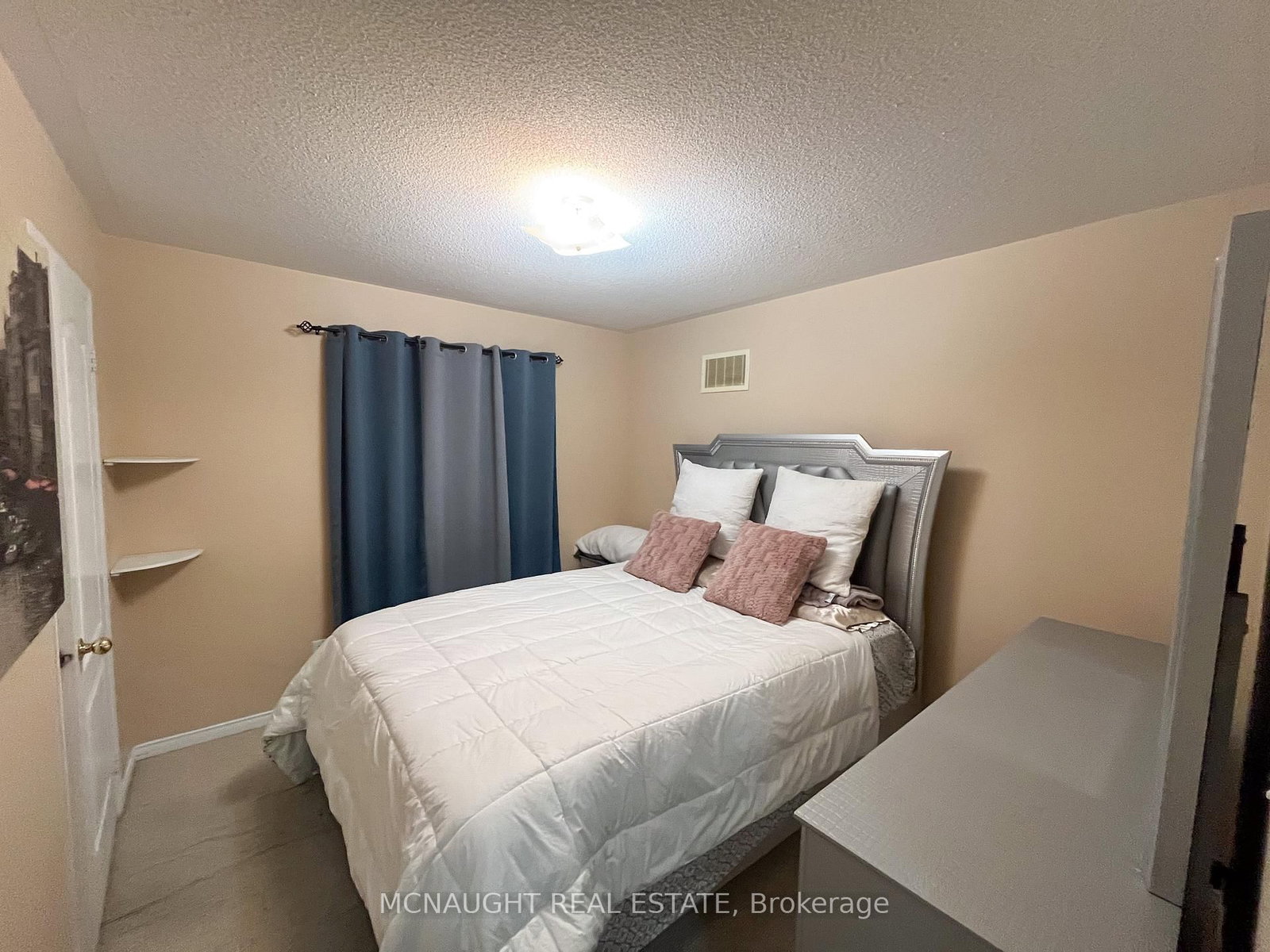 Detached House for sale at 117 Crown Victoria Drive, Brampton, Ontario, L7A 3X9 - Fletcher's Meadow - MLS: W12707042