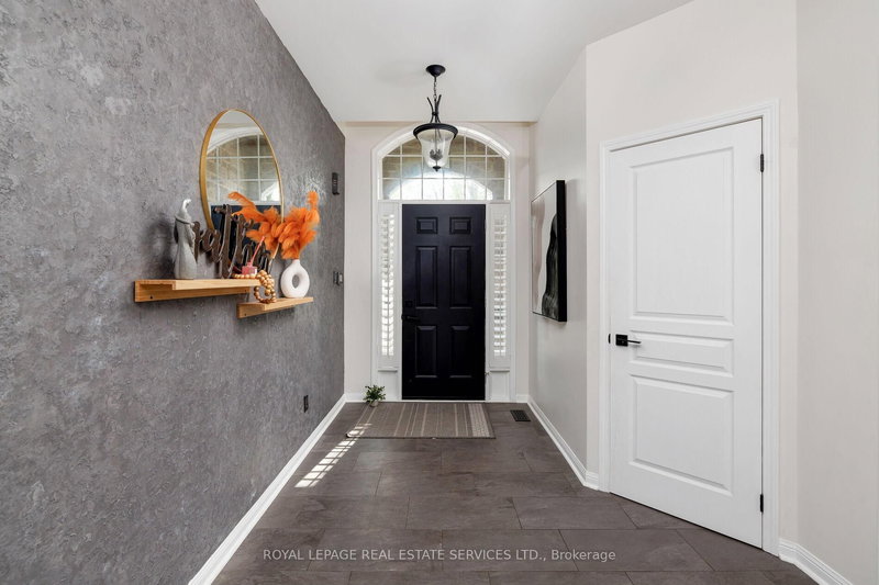 2202 Brookhaven Cres, Oakville, L6M 5B8 | Image 3