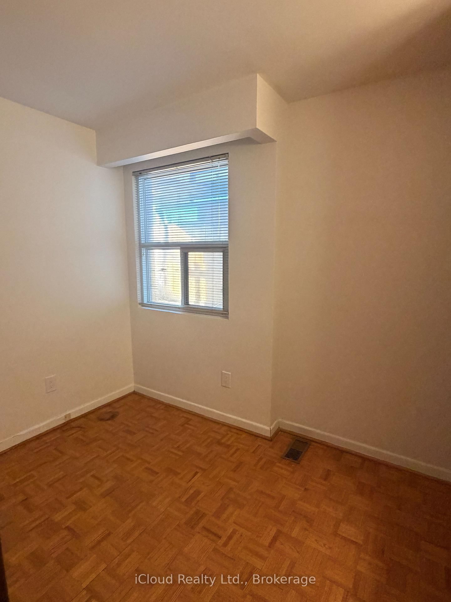 5084 Dundas Street W, Unit 2nd Floor - Photo 10