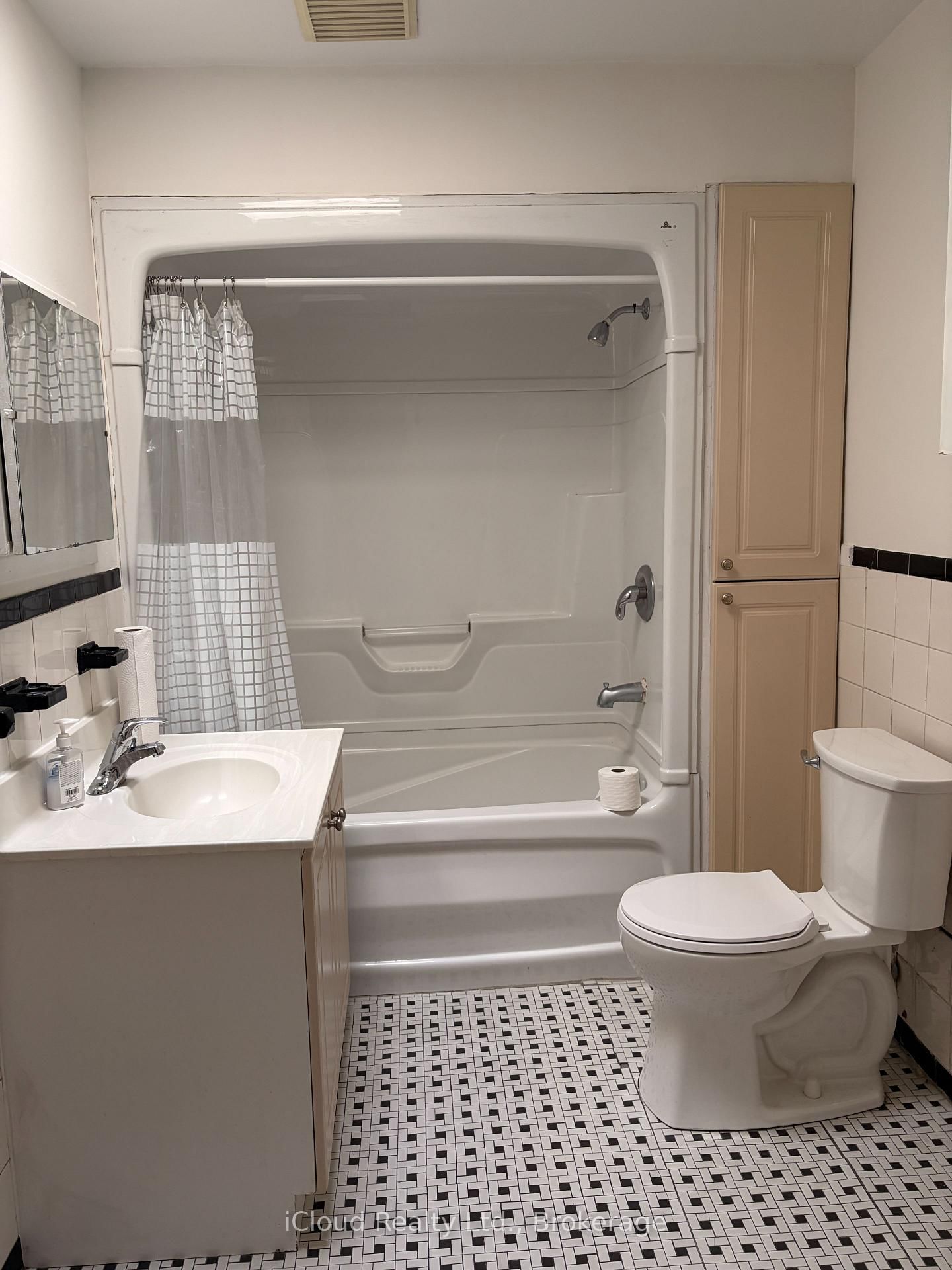 5084 Dundas Street W, Unit 2nd Floor - Photo 6