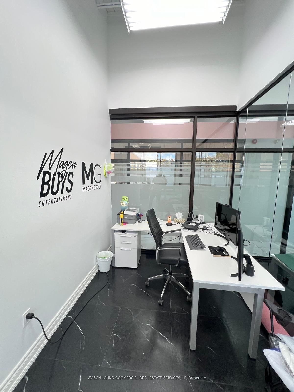 106-108 Tycos Drive, Unit 3 - Photo 2