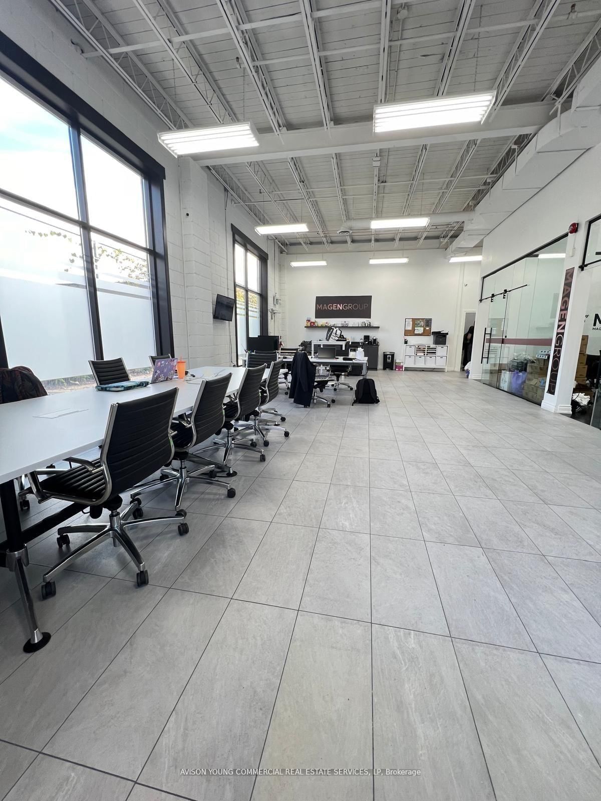 106-108 Tycos Drive, Unit 3 - Photo 3