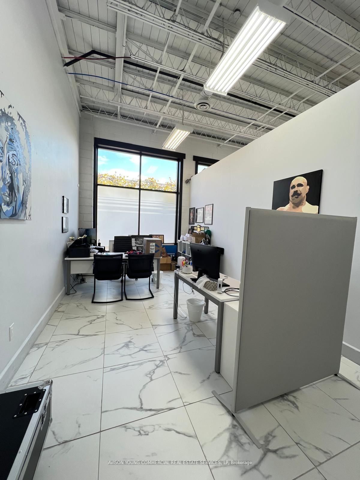 106-108 Tycos Drive, Unit 3 - Photo 4