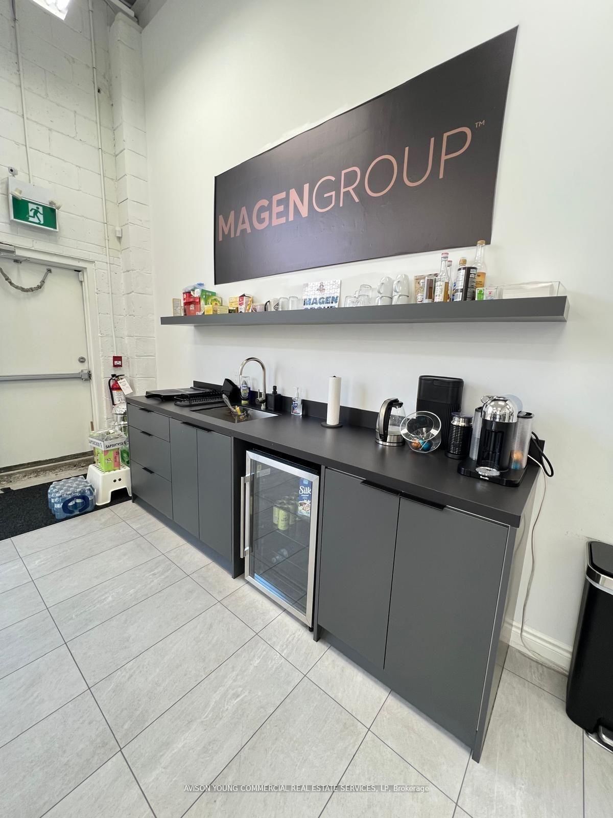 106-108 Tycos Drive, Unit 3 - Photo 5