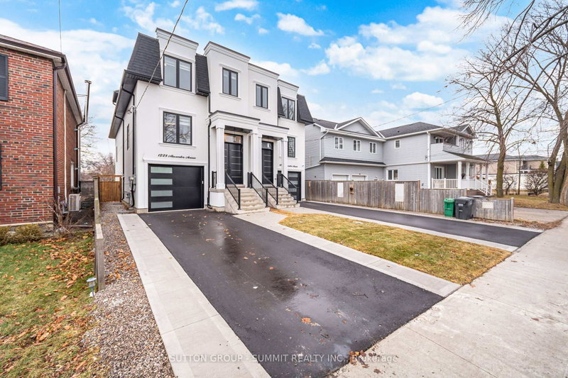 1228 Alexandra Ave, Mississauga, L5E 2A5 | Image 3