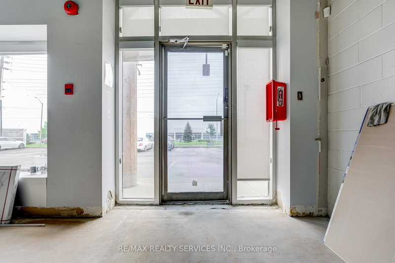 8 - 6660 Kennedy Rd, Mississauga, L5T 2M9 | Image 3