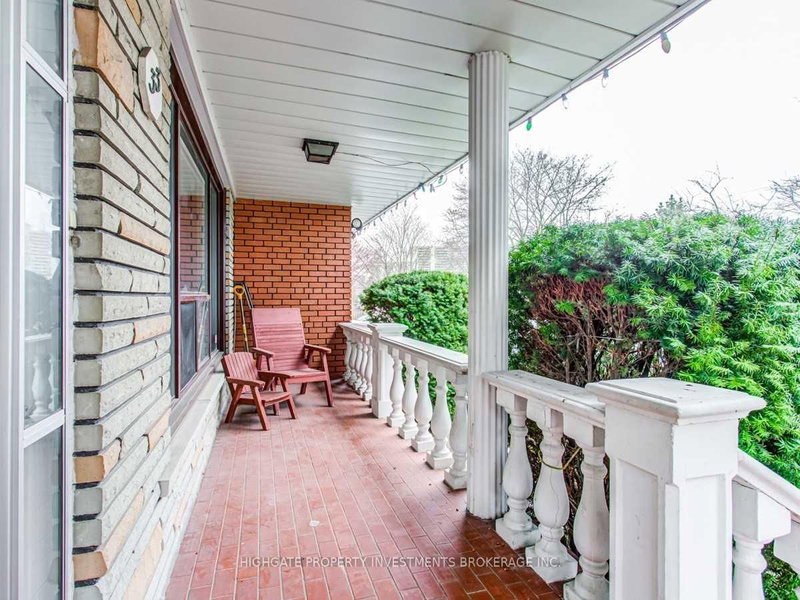 Upper - 33 Paulvale Cres, Toronto, M3J 1K4 | Image 2