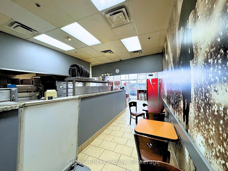 C10 - 960 Southdown Rd, Mississauga, L5J 2Y4 | Image 3