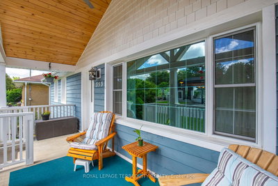 353 Kingsleigh Court, Milton, Ontario image-0-4