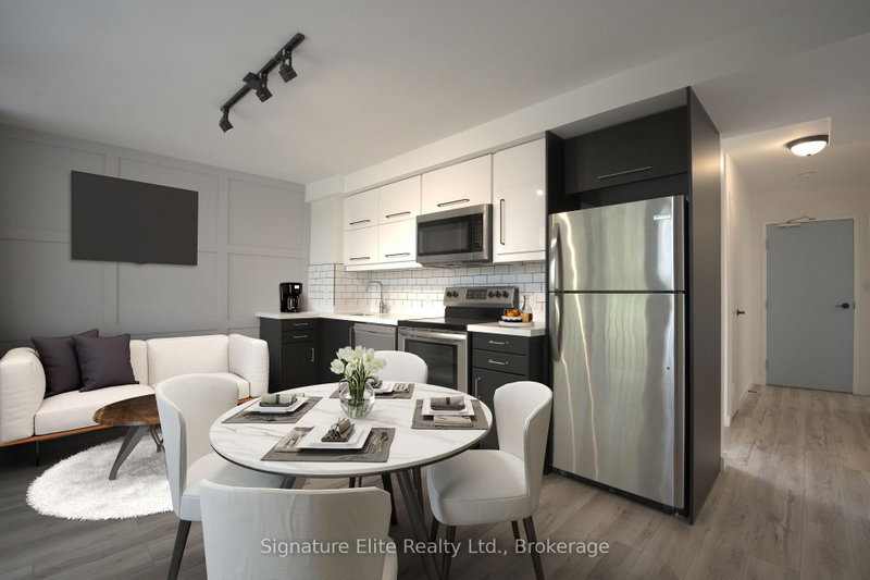 home for lease on 303-291 Scarlett Road