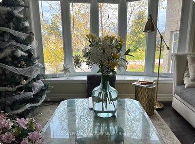 1353 Sheldon Avenue, Oakville, Ontario image-0-2