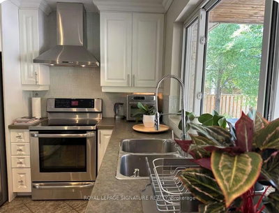 1353 Sheldon Avenue, Oakville, Ontario image-0-4